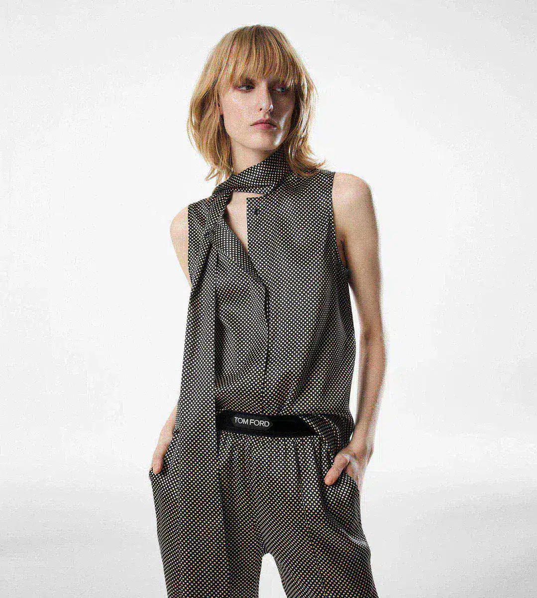 BLUSA DE SEDA LAVALLIERE SIN MANGAS