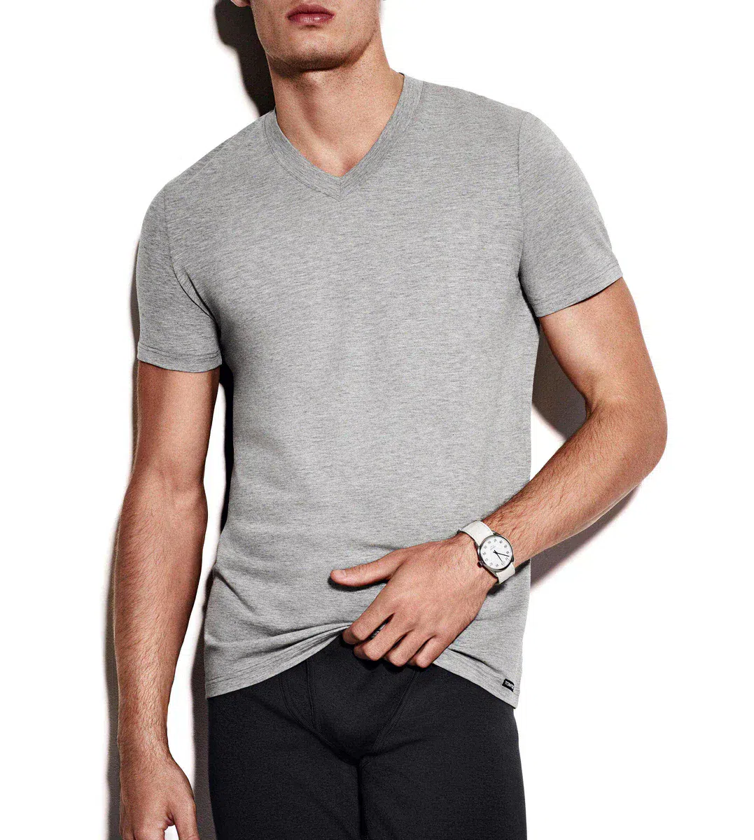 CAMISETA DE ALGODÓN CON CUELLO EN V