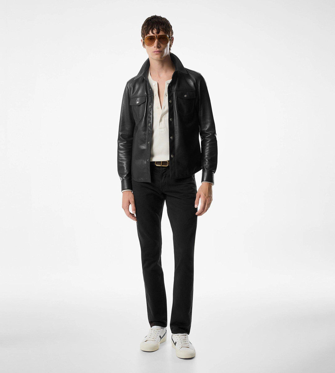 CAMISETA DE NAPA BRILLANTE CON BOTONES A PRESIÓN