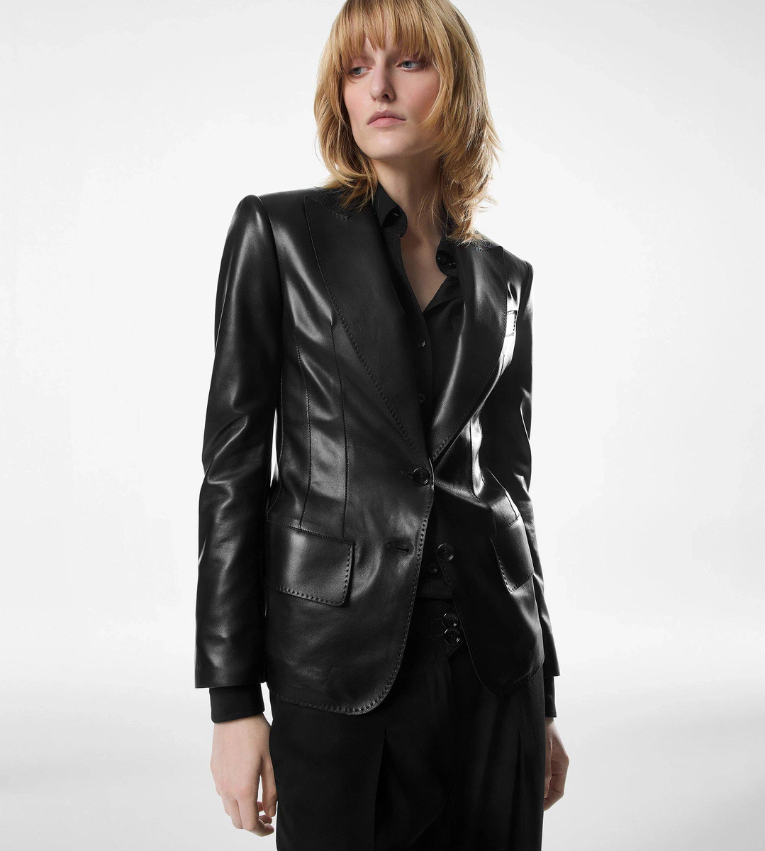 CHAQUETA DE CUERO CON SOLAPA DE PICO