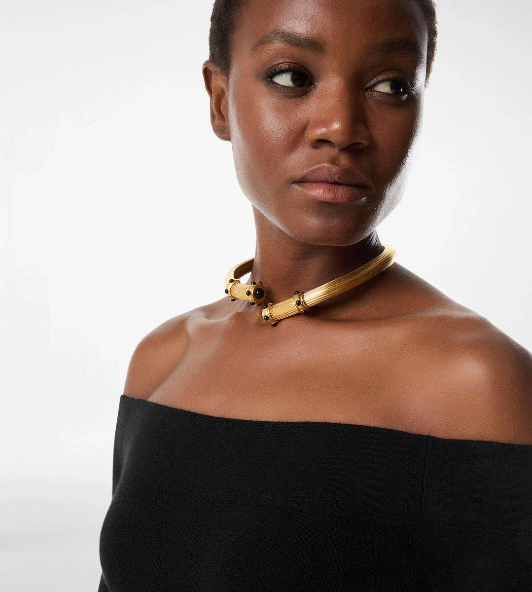 GARGANTILLA DE CABUJONES DE LATÓN Y CRISTAL