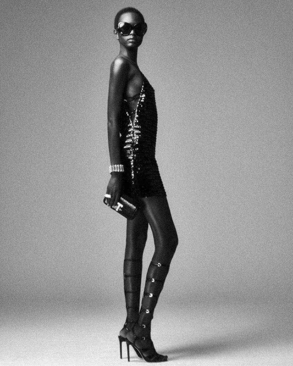 MINI BOLSO WALLIS CON BORDADO DE LENTEJUELAS Y CUENTAS MINI BOLSO WALLIS CON BORDADO DE LENTEJUELAS Y CUENTAS