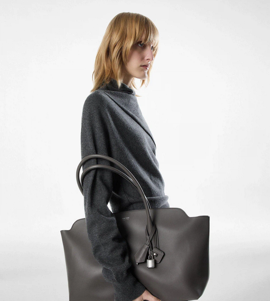 PUNTO DE MANGA LARGA CON CUELLO CRUZADO