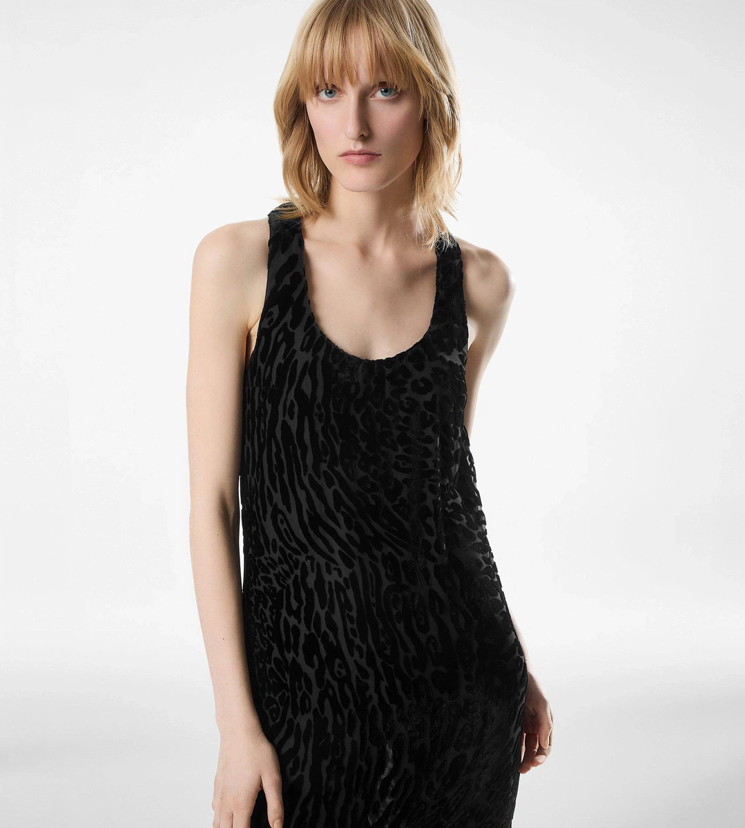 VESTIDO DE NOCHE CON ESPALDA NADADA