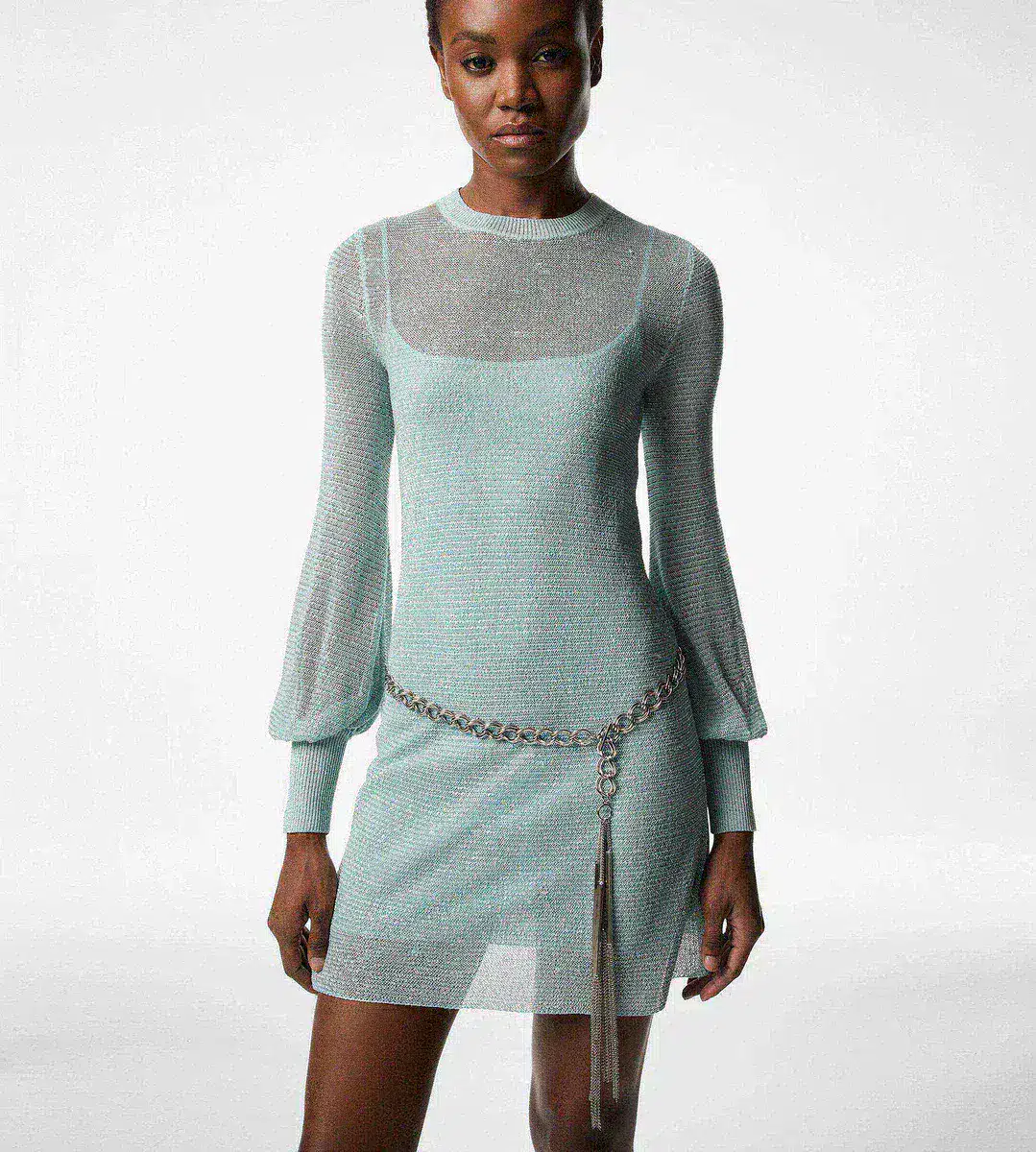 VESTIDO MINI DE CUELLO REDONDO Y MANGA LARGA